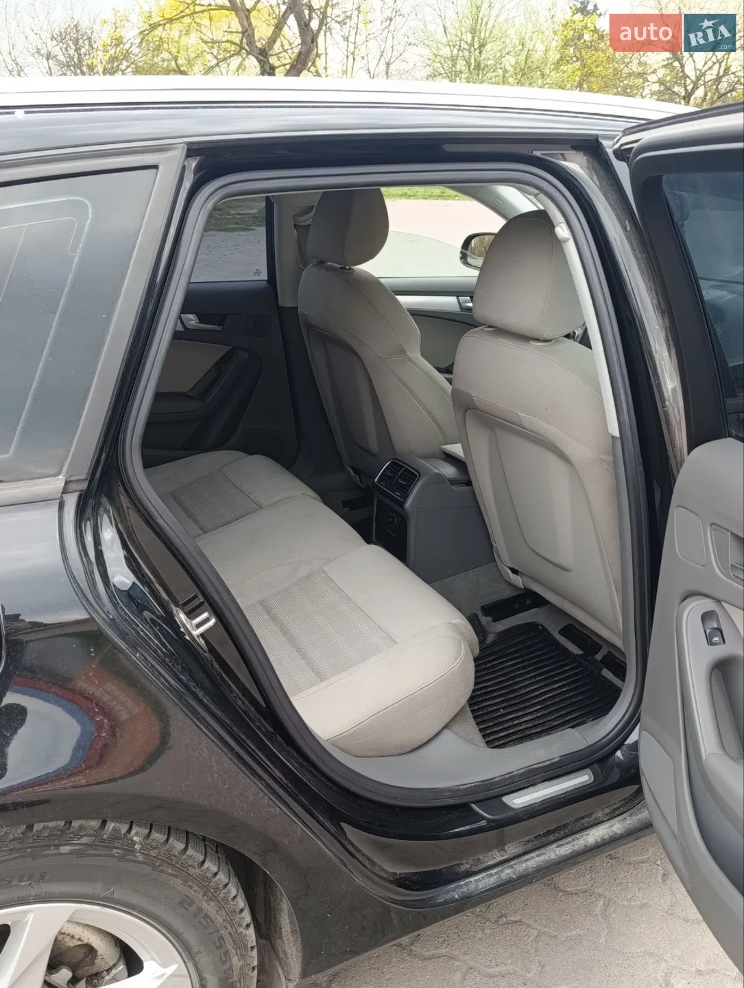 2010 Audi A4 - мініатюра 12