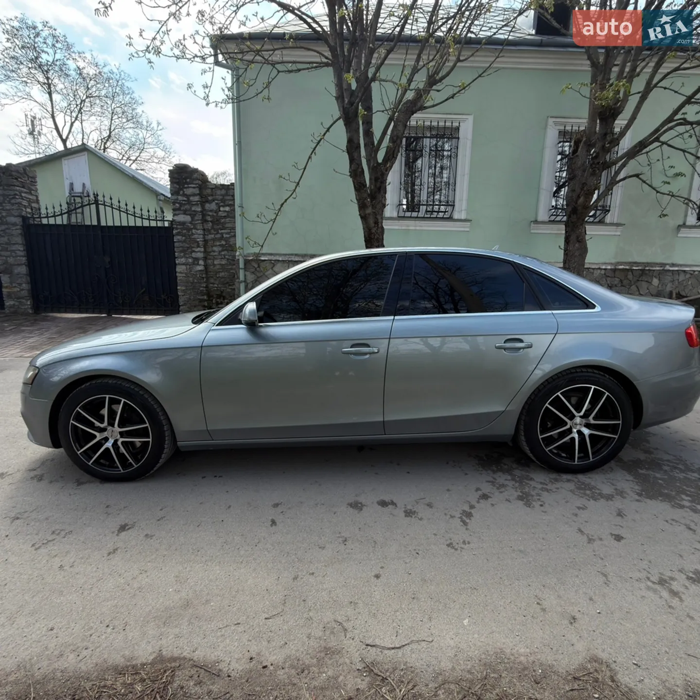 2010 Audi A4 - мініатюра 3