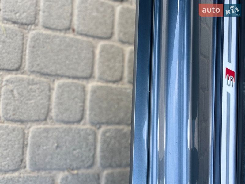 Седан Audi A4 2018 в Львове