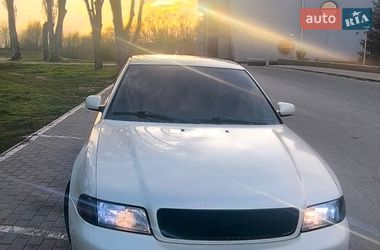 Седан Audi A4 1997 в Запорожье
