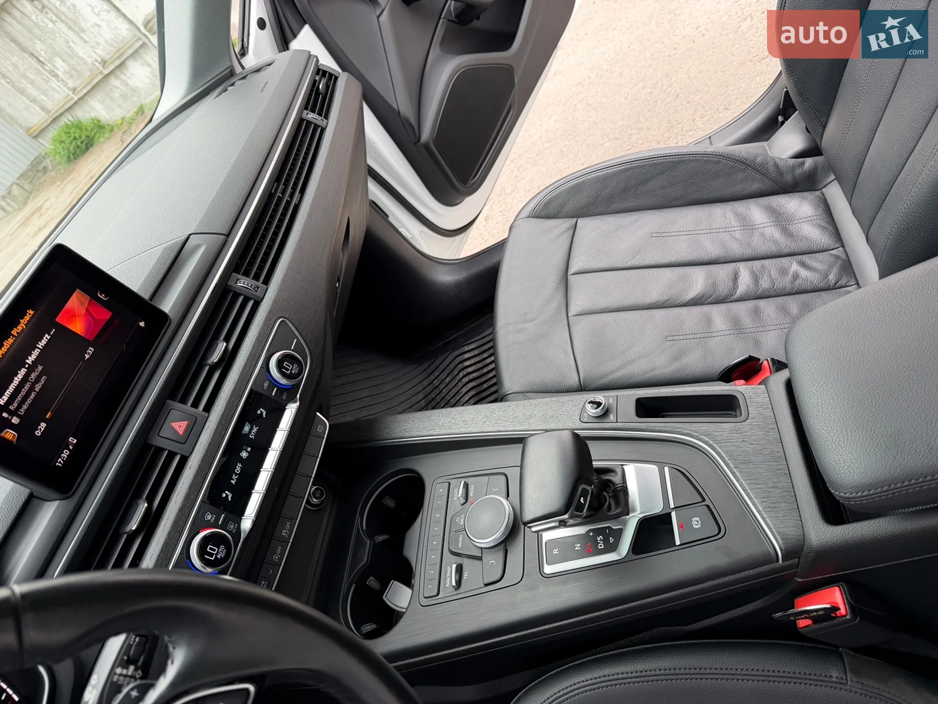 2016 Audi A4 - мініатюра 27