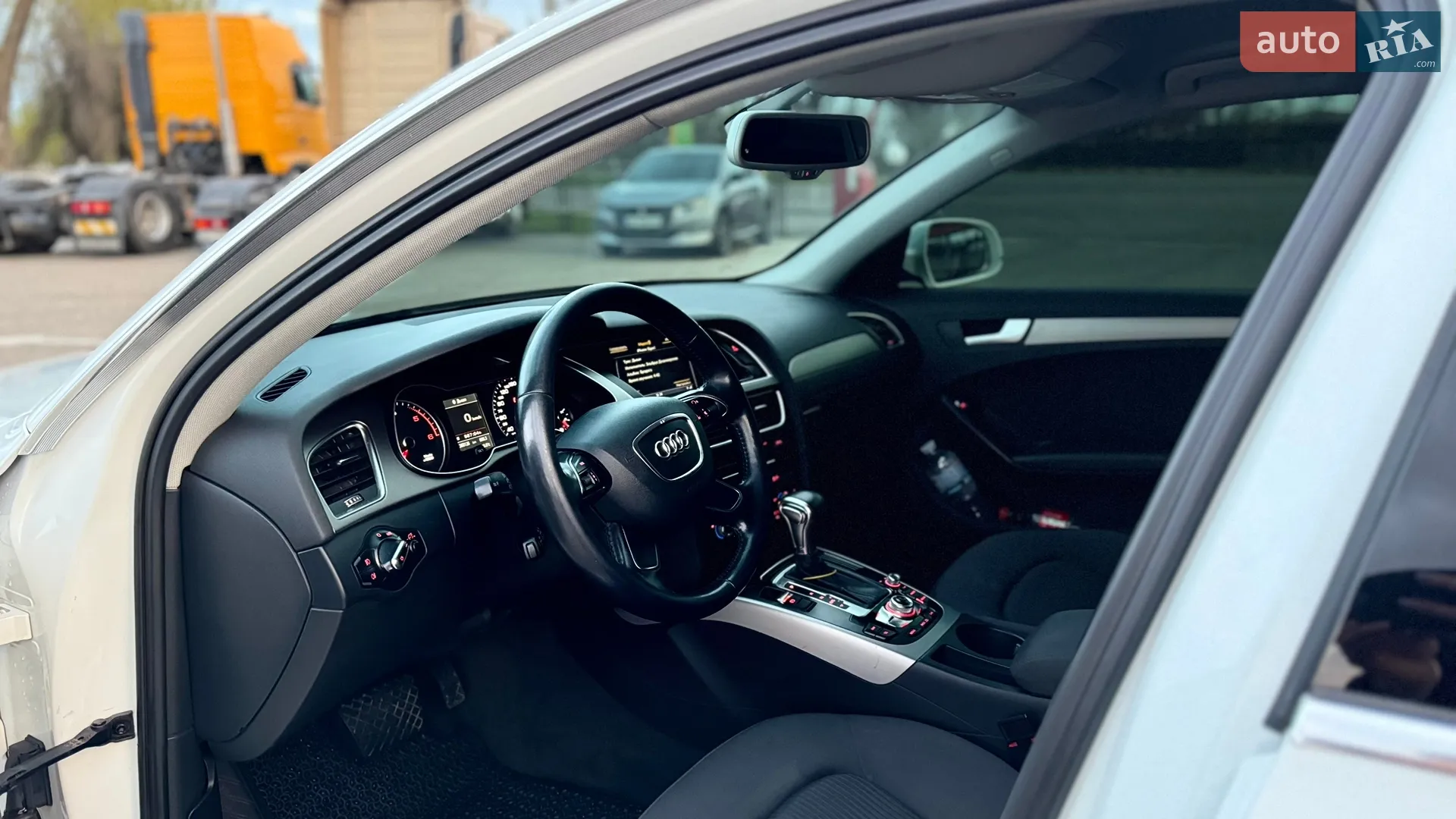 2013 Audi A4 - мініатюра 26