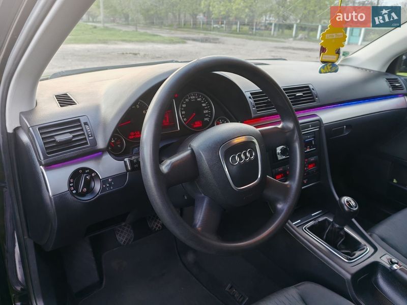 Седан Audi A4 2006 в Олександрії