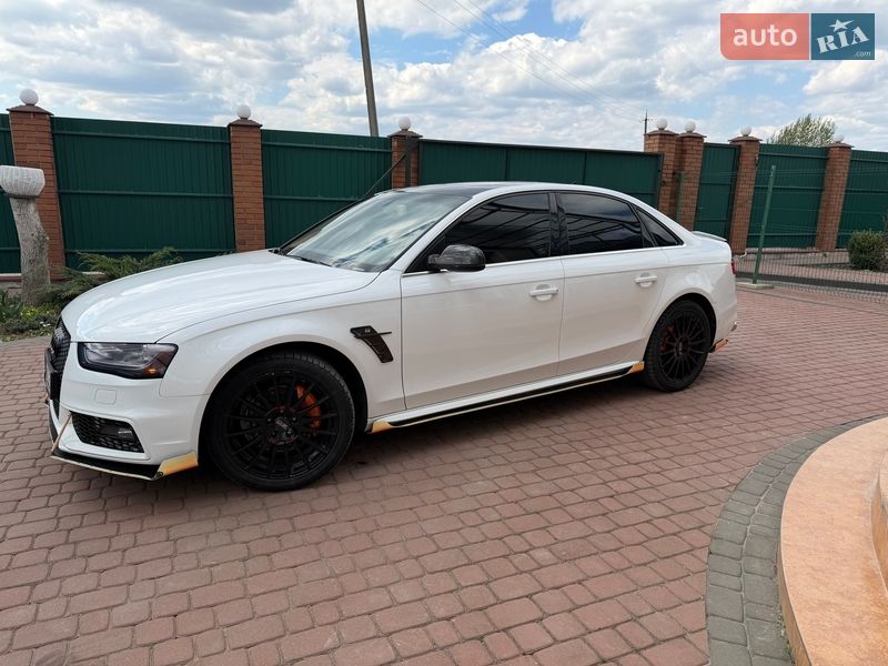 Седан Audi A4 2015 в Львове