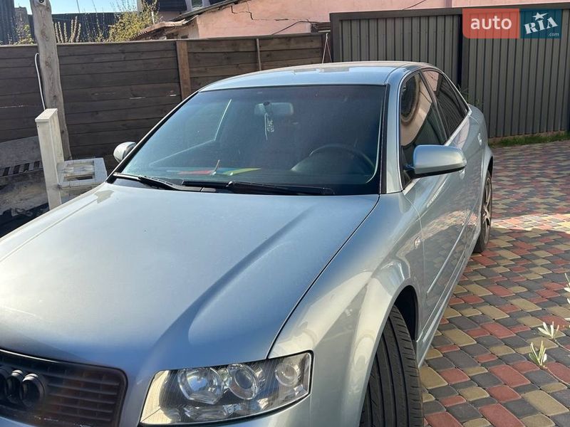 Седан Audi A4 2004 в Києві
