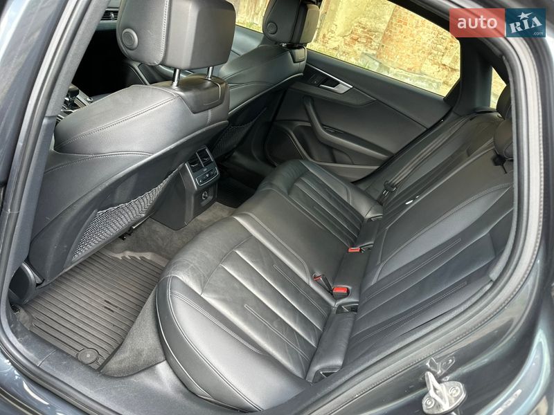Седан Audi A4 2017 в Виннице