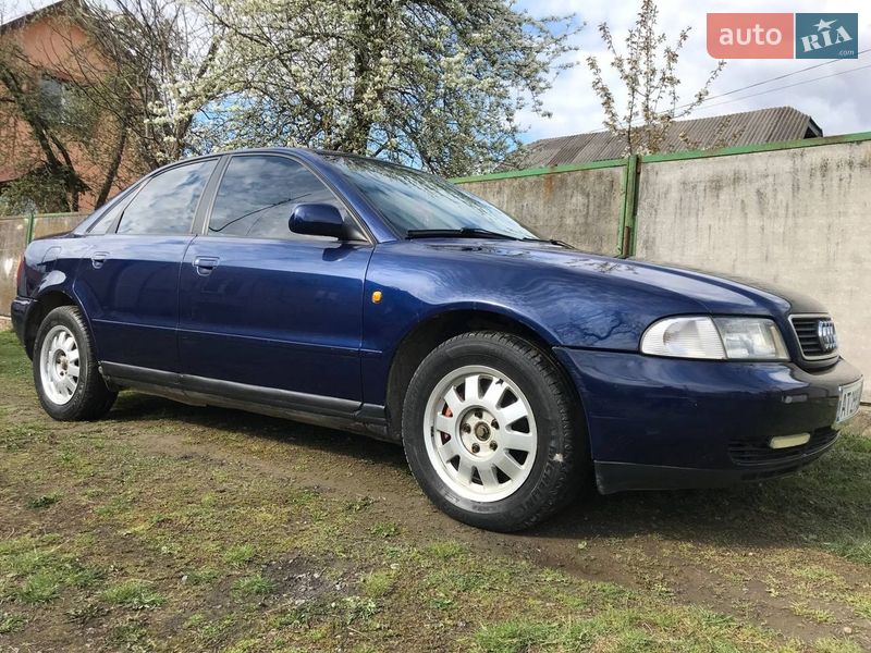 Седан Audi A4 1998 в Лесном Хлебичине