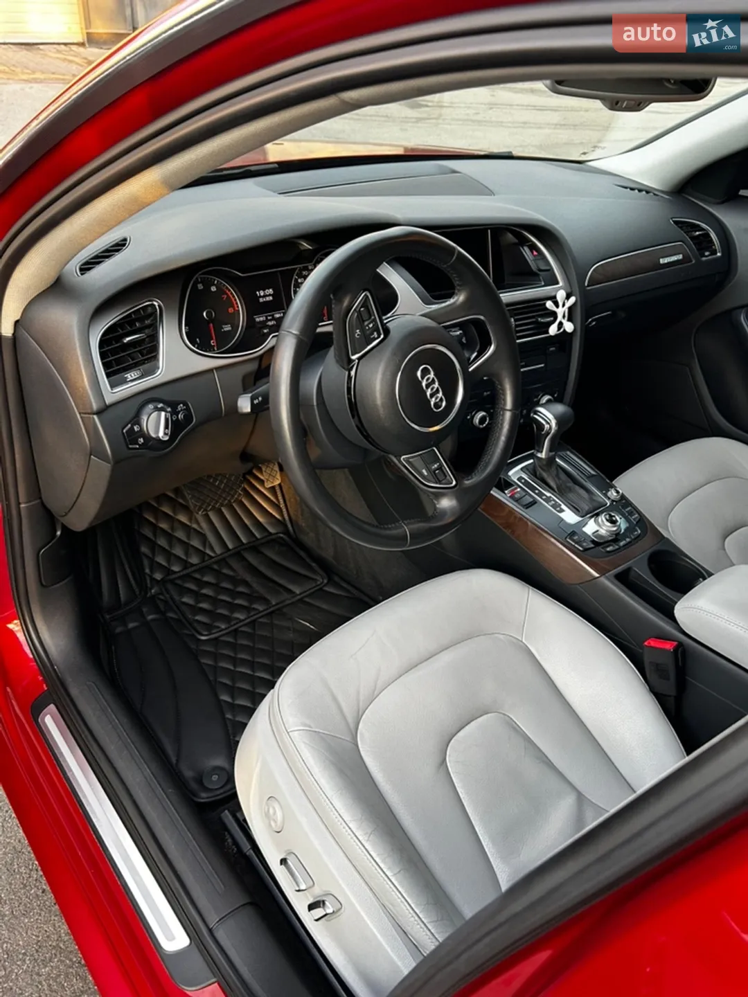 2012 Audi A4 - мініатюра 22