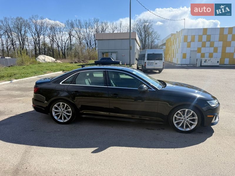Седан Audi A4 2019 в Киеве