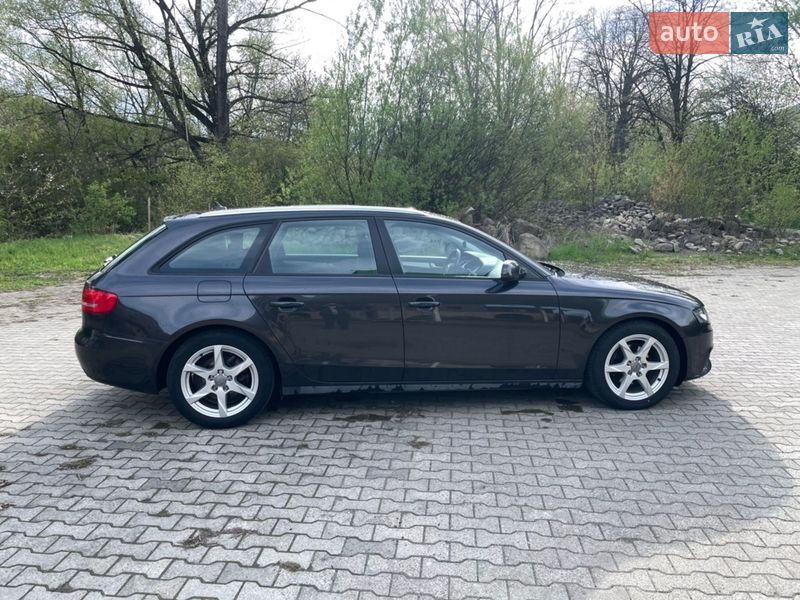 Универсал Audi A4 2011 в Вижнице