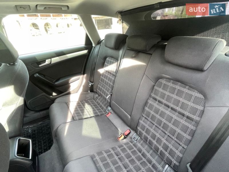Универсал Audi A4 2011 в Вижнице