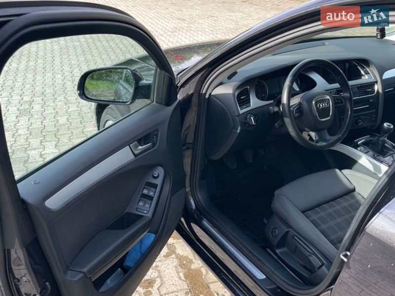 Универсал Audi A4 2011 в Вижнице