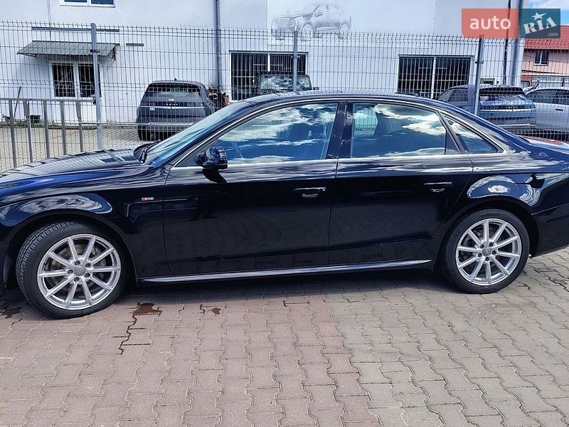 Седан Audi A4 2015 в Сокале