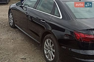 Седан Audi A4 2022 в Львове