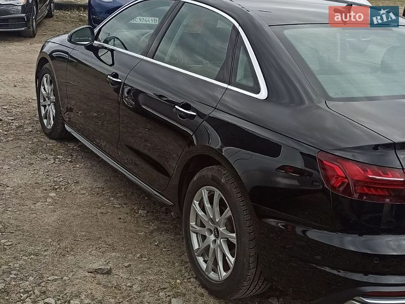 Седан Audi A4 2022 в Львове