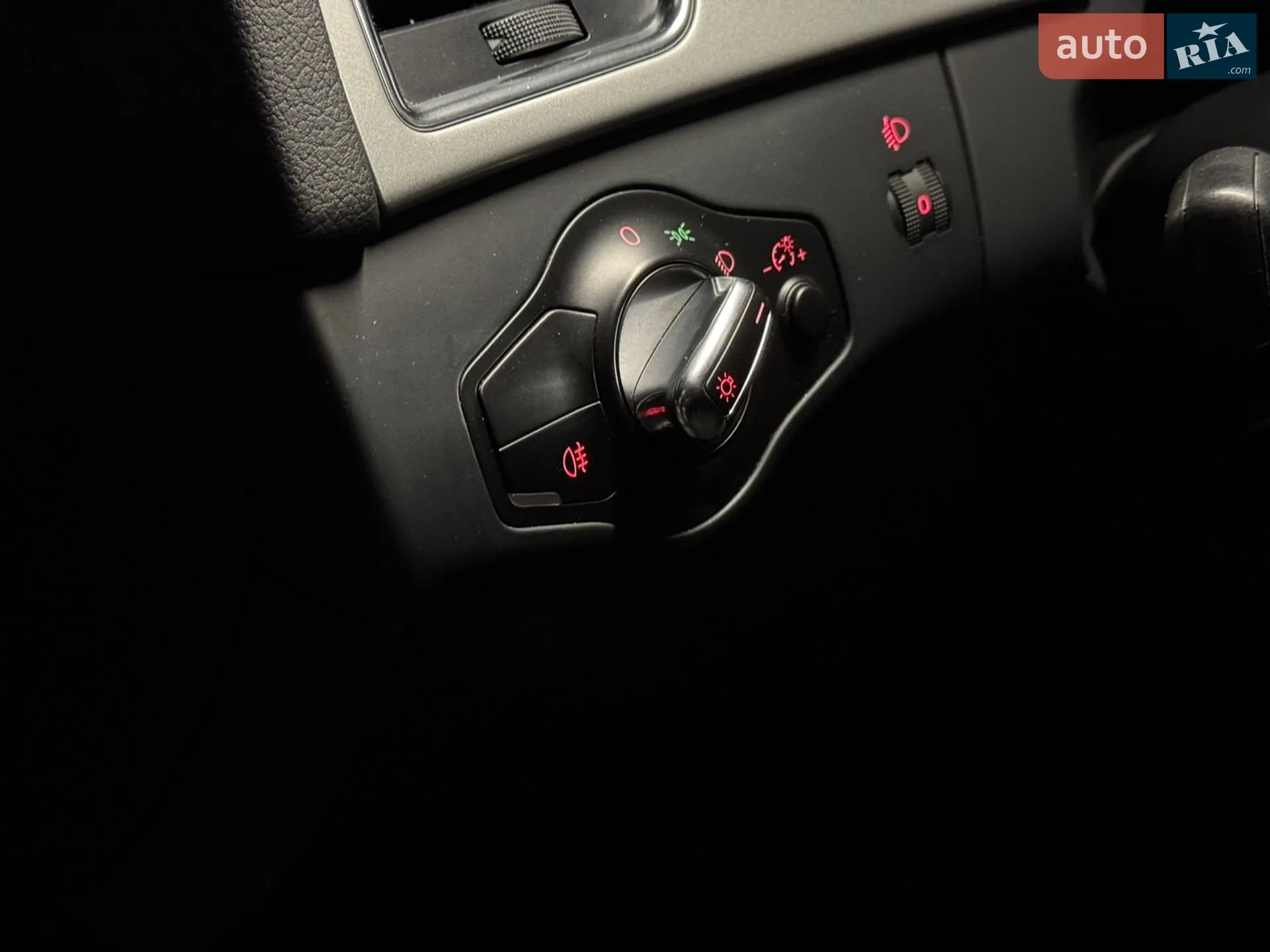 2010 Audi A4 - мініатюра 32