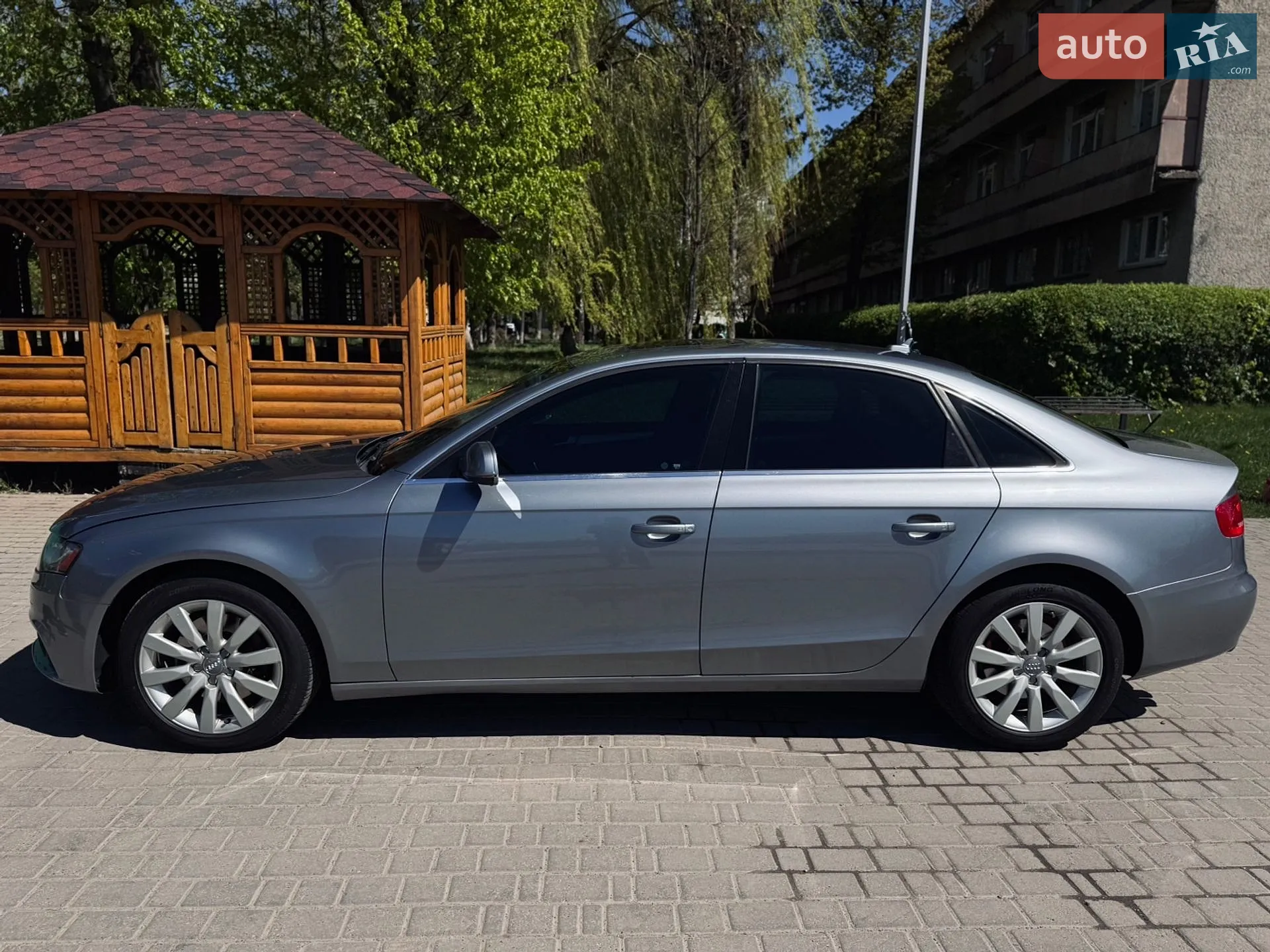 2010 Audi A4 - мініатюра 9