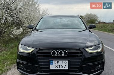 Седан Audi A4 2015 в Ровно