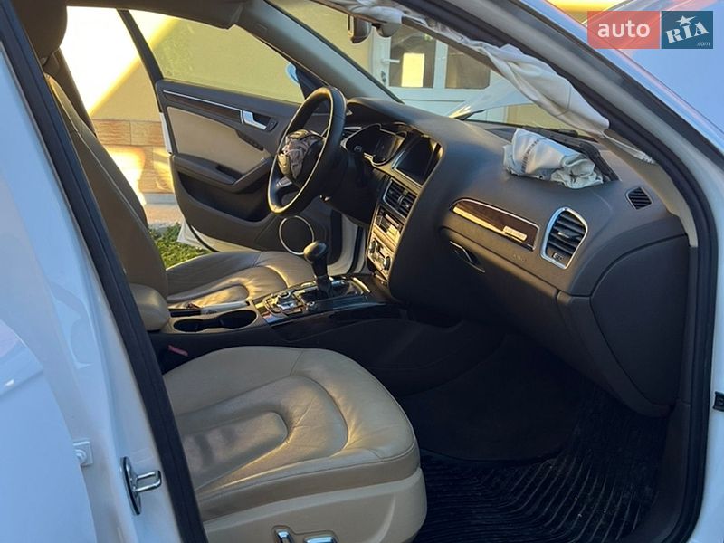 Седан Audi A4 2014 в Львові