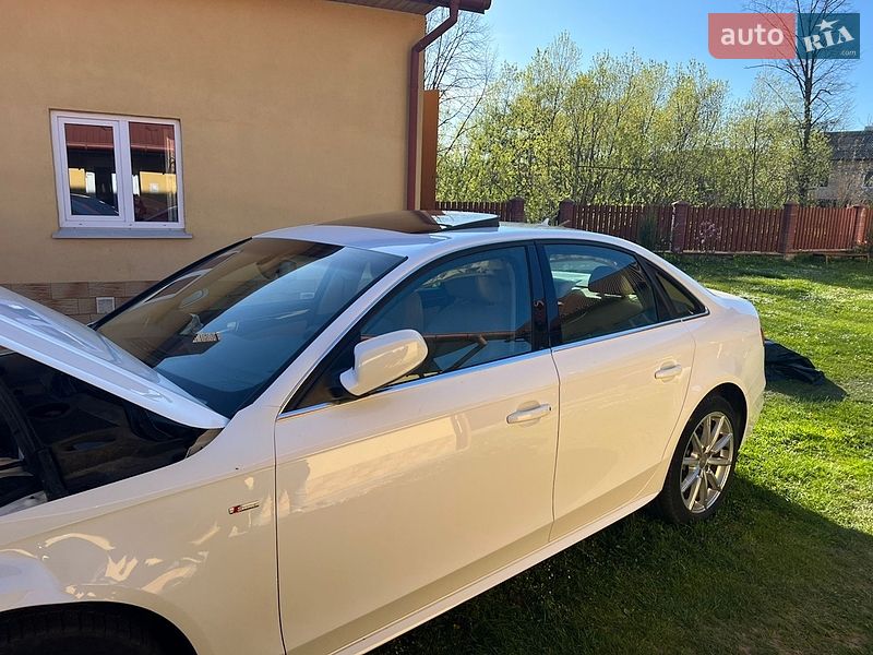 Седан Audi A4 2014 в Львові