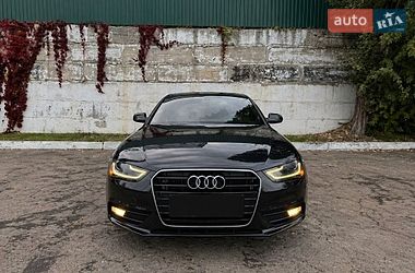 Седан Audi A4 2012 в Киеве