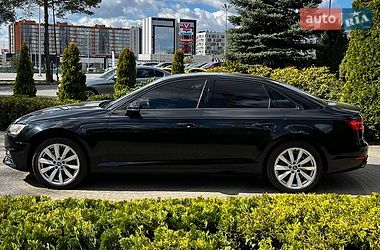 Седан Audi A4 2016 в Львове