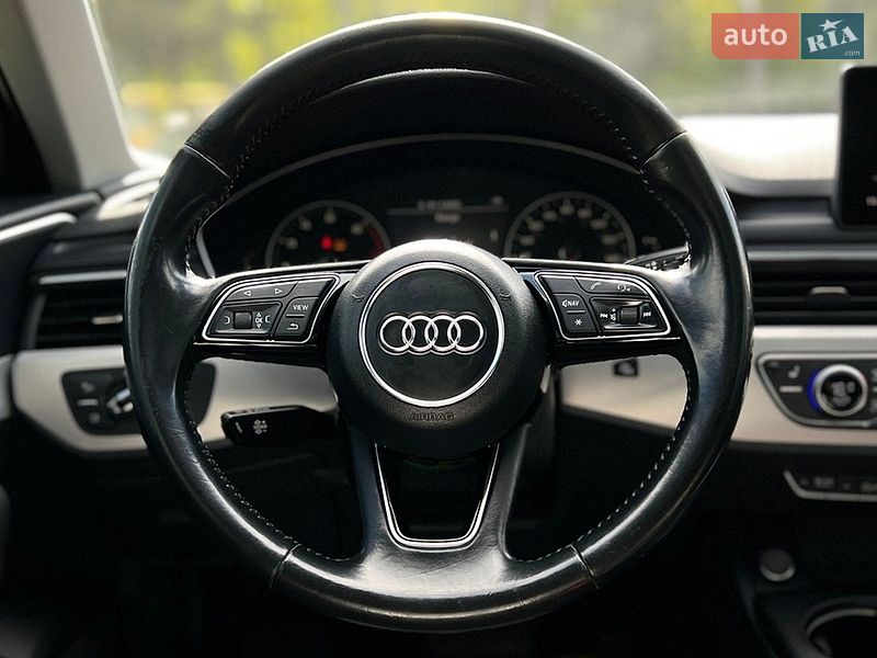 Седан Audi A4 2016 в Львове