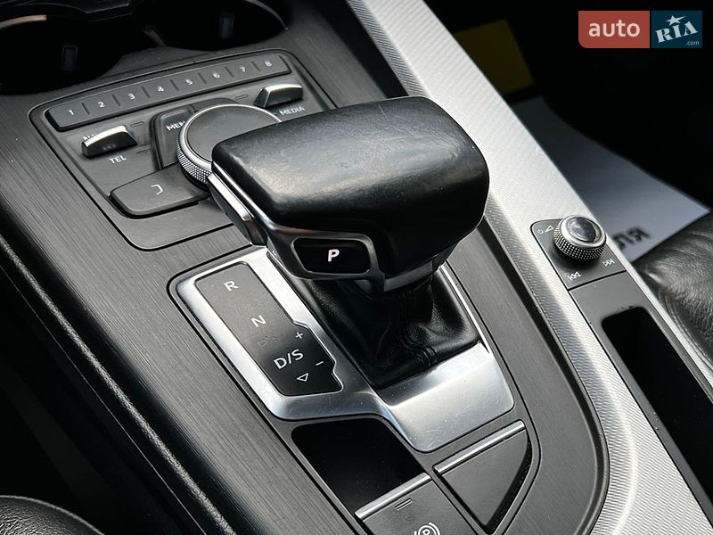 Седан Audi A4 2016 в Львове