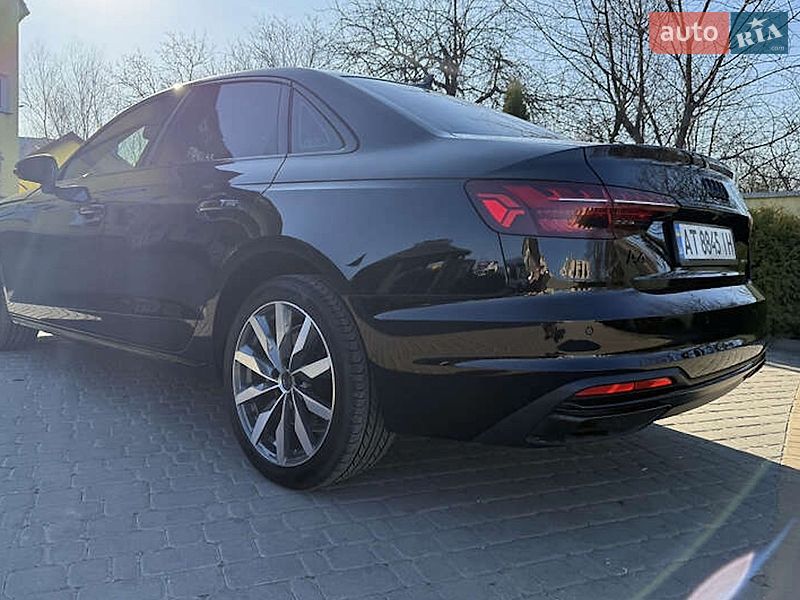 Седан Audi A4 2021 в Ивано-Франковске