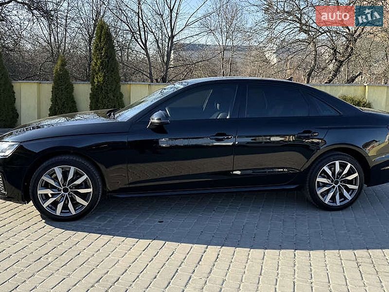 Седан Audi A4 2021 в Ивано-Франковске