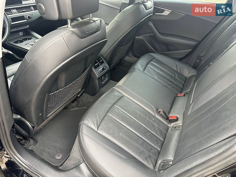 Седан Audi A4 2017 в Львове