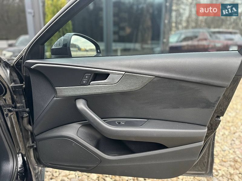 Седан Audi A4 2017 в Львове
