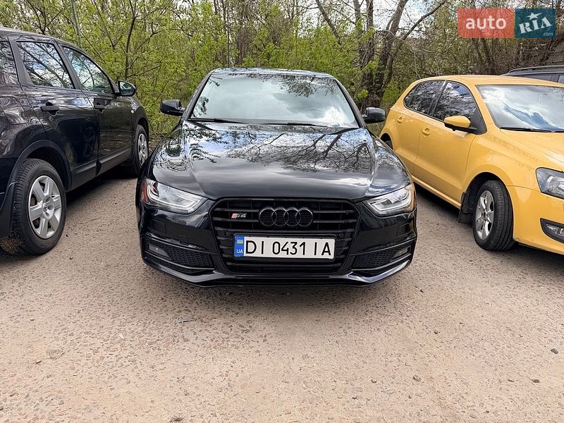 Седан Audi A4 2013 в Києві
