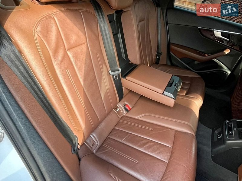 Седан Audi A4 2017 в Львове