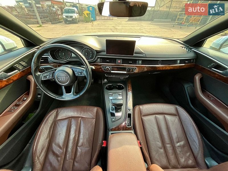 Седан Audi A4 2017 в Львове