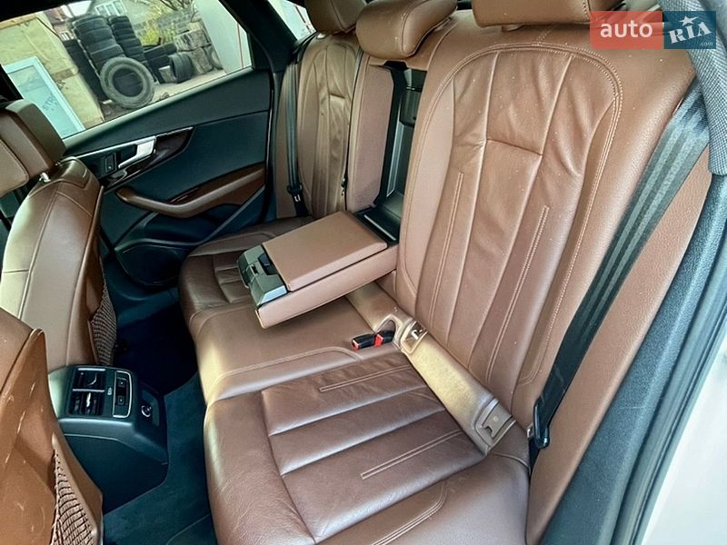 Седан Audi A4 2017 в Львове