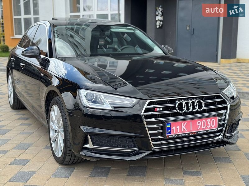 Седан Audi A4 2019 в Виннице