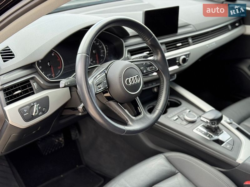 Седан Audi A4 2019 в Виннице