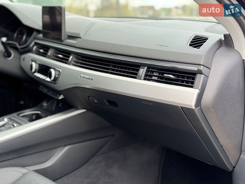 Седан Audi A4 2019 в Виннице