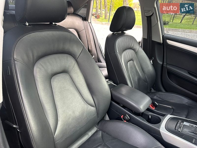 Седан Audi A4 2012 в Києві