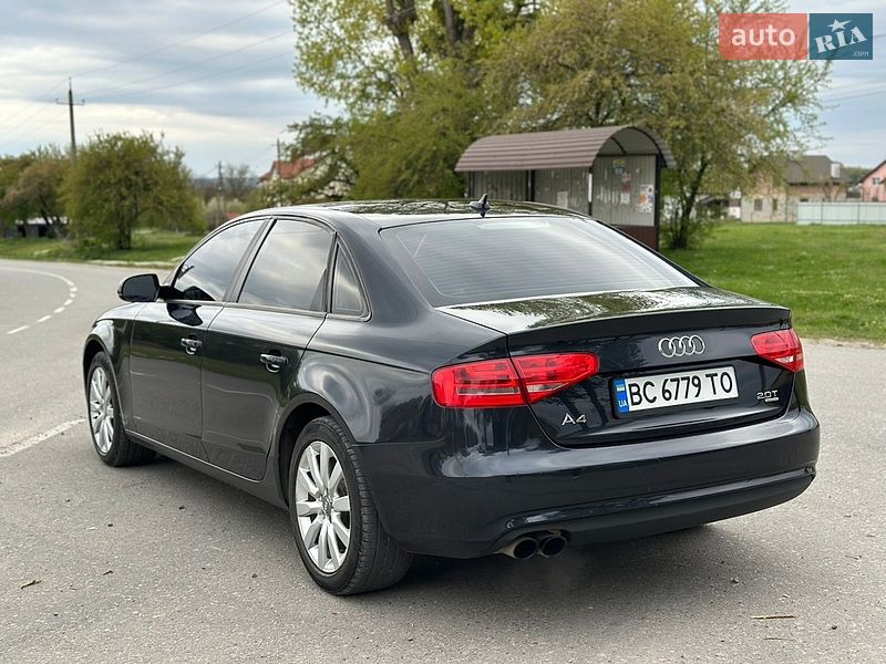 Седан Audi A4 2014 в Львове