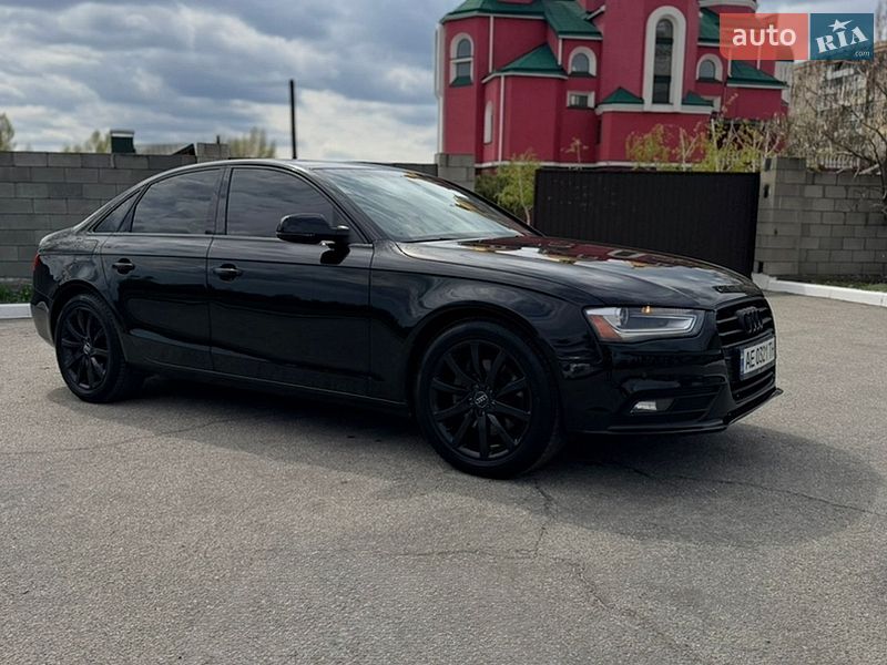 Седан Audi A4 2013 в Каменском