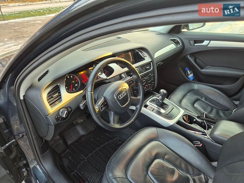 Седан Audi A4 2010 в Чернівцях