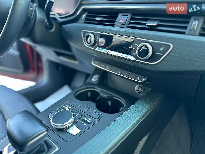 Седан Audi A4 2018 в Дрогобичі