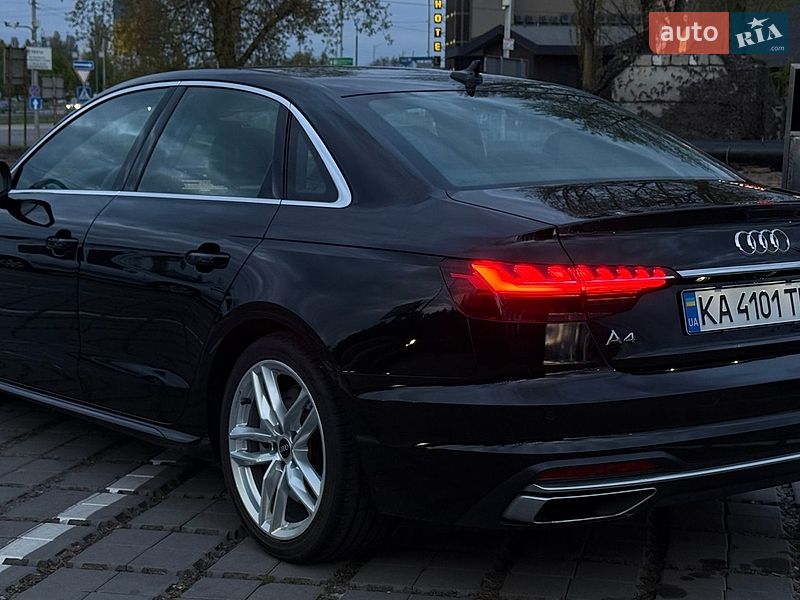 Седан Audi A4 2022 в Києві