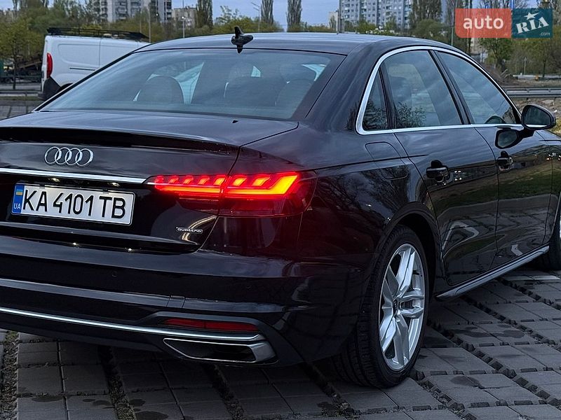 Седан Audi A4 2022 в Києві