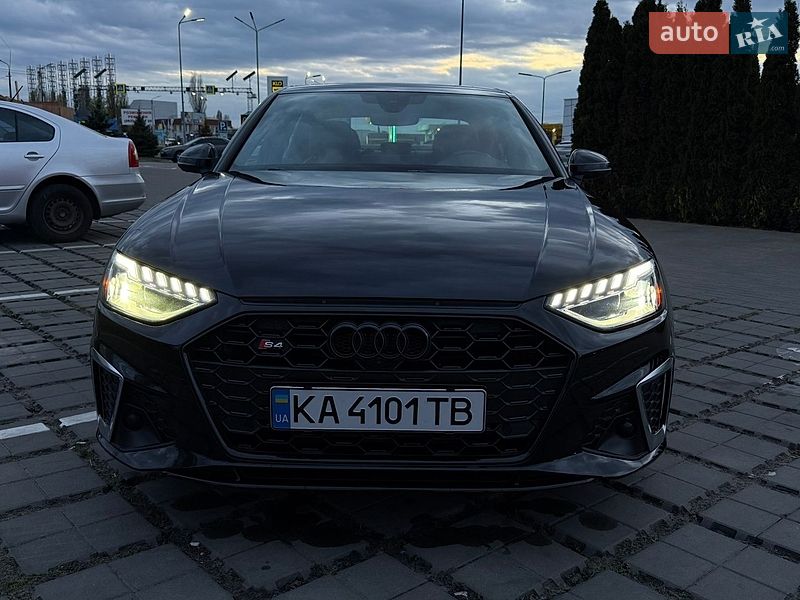 Седан Audi A4 2022 в Києві