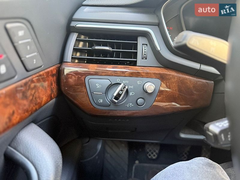 Седан Audi A4 2017 в Киеве