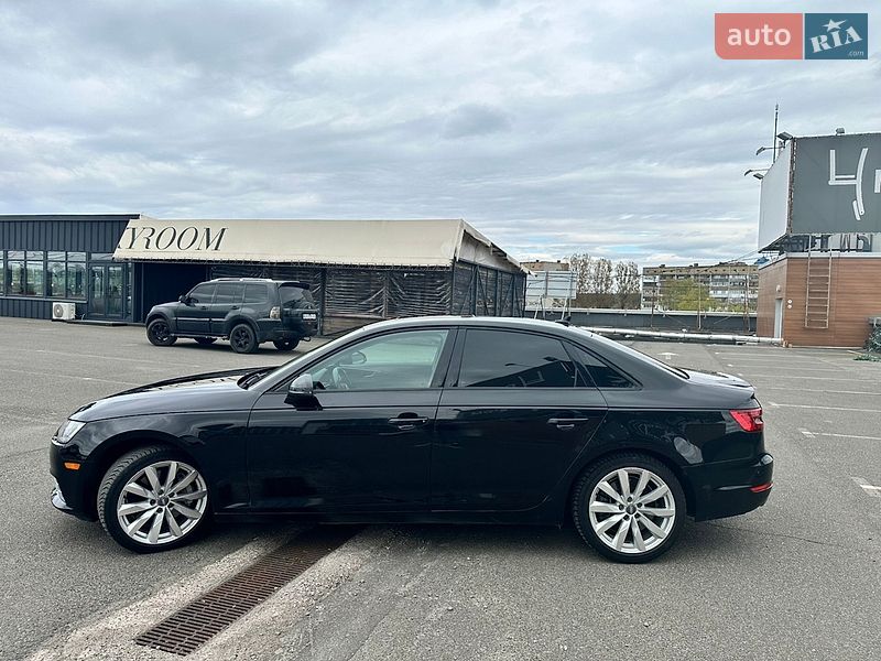 Седан Audi A4 2016 в Киеве
