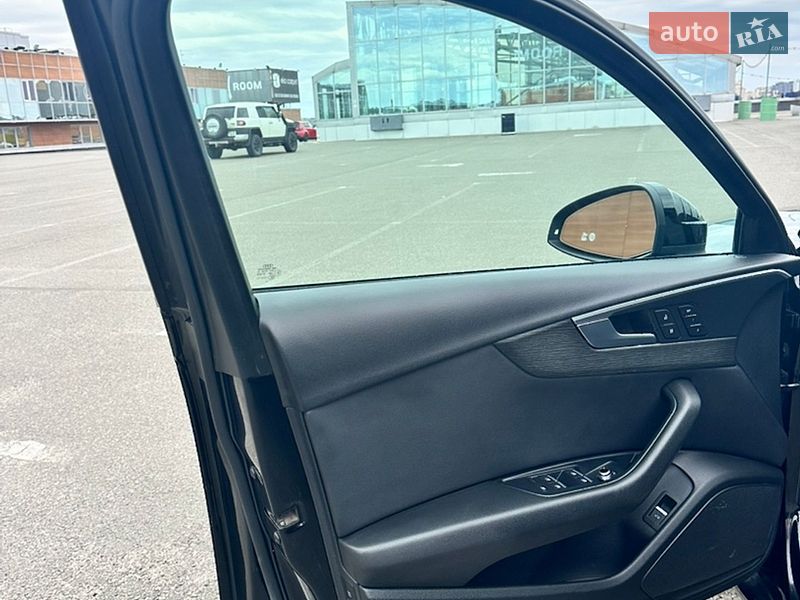 Седан Audi A4 2016 в Киеве